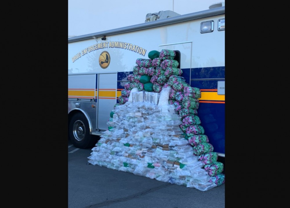 FOTO // Captură-record de metamfetamină. „Este suficient drog pentru a furniza o doză fiecărui bărbat, femeie şi copil din Statele Unite şi Mexic"
